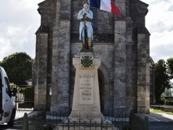 Photo paysage et monuments, Barzan - le monument aux morts