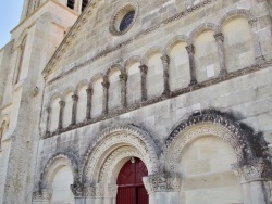 Photo paysage et monuments, Chenac-Saint-Seurin-d'Uzet - église saint Martin
