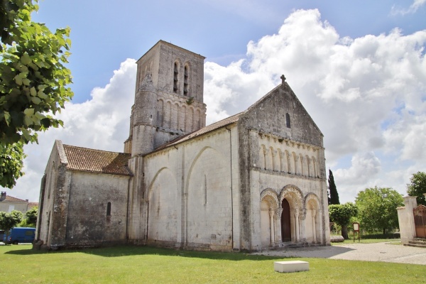 Photo Corme-Écluse - église Notre Dame