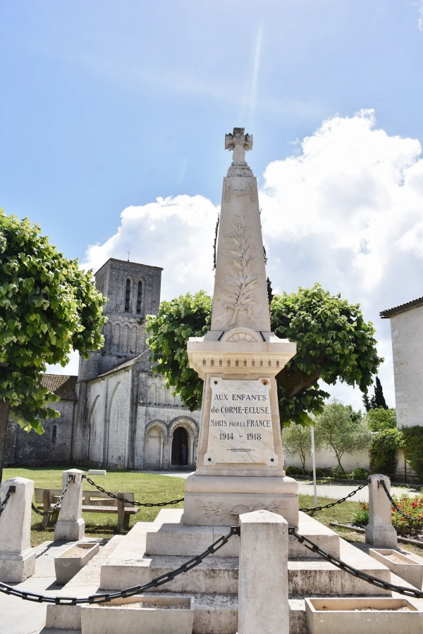 Photo Corme-Écluse - le monument aux morts