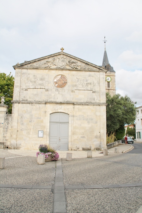 Photo Dompierre-sur-Mer - église saint pierre