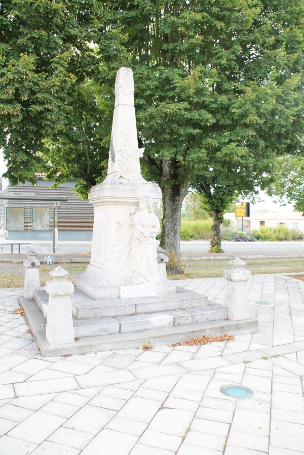 Photo Dompierre-sur-Mer - le monument aux morts