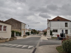 Photo paysage et monuments, L'Éguille - le village