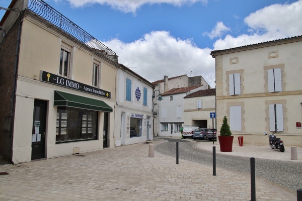 Photo Gémozac - le village