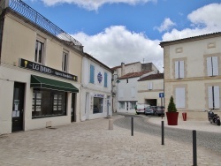 Photo paysage et monuments, Gémozac - le village