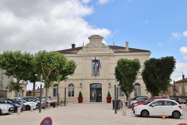 Photo Gémozac - la mairie
