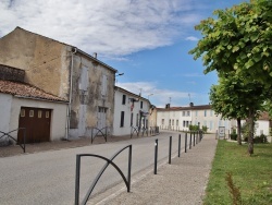 Photo paysage et monuments, Grézac - le village