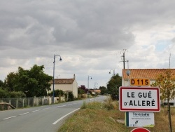 Photo paysage et monuments, Le Gué-d'Alleré - Entrée du Village