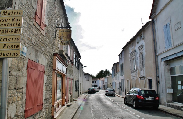 Photo La Jarrie - Rue du Village