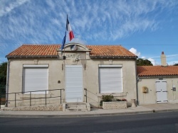 Photo paysage et monuments, Montroy - mairie