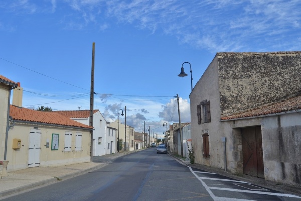 Photo Montroy - le village