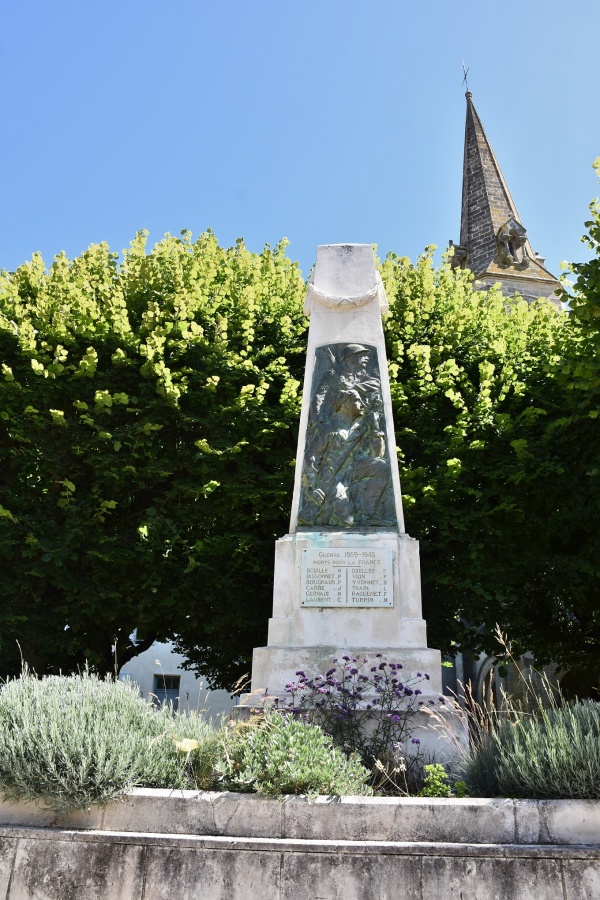 Photo Mortagne-sur-Gironde - le monument aux morts
