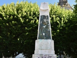 Photo paysage et monuments, Mortagne-sur-Gironde - le monument aux morts