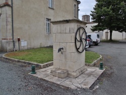 Photo paysage et monuments, Rétaud - la fontaine