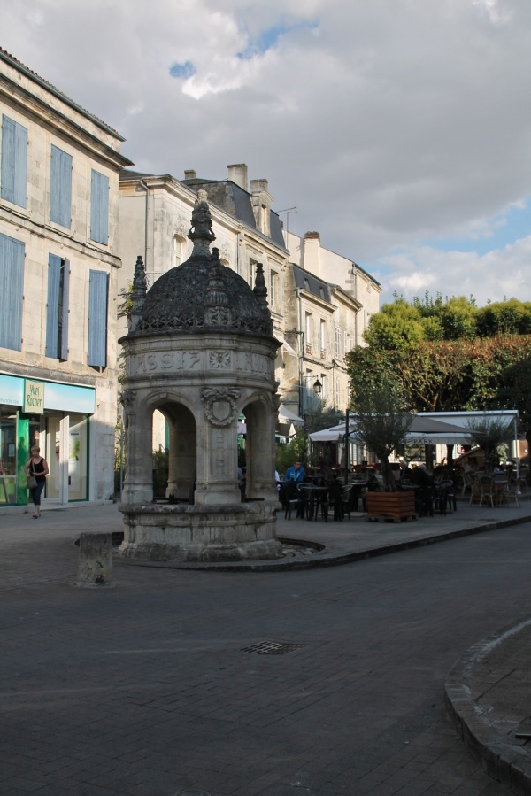 Photo Saint-Jean-d'Angély - la commune