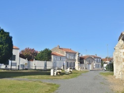 Photo paysage et monuments, Saint-Laurent-de-la-Prée - la commune