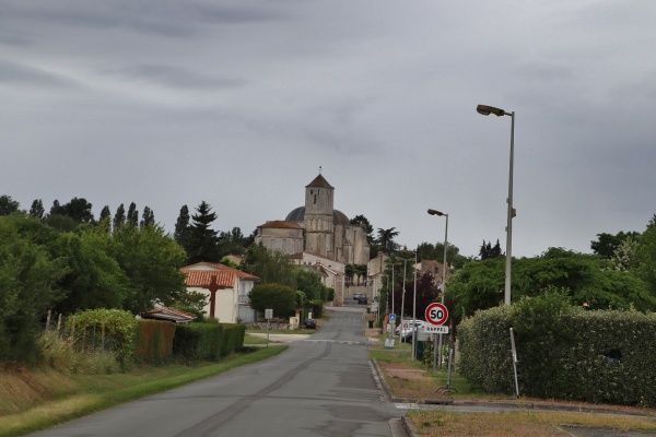 Photo Saint-Romain-de-Benet - la commune