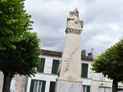 Photo paysage et monuments, Saint-Romain-de-Benet - le monument aux morts