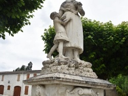 Photo paysage et monuments, Saint-Romain-de-Benet - la statue