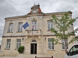Photo paysage et monuments, Saint-Romain-de-Benet - la mairie