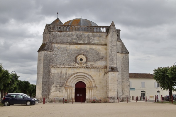 Photo Saint-Romain-de-Benet - église saint Romain