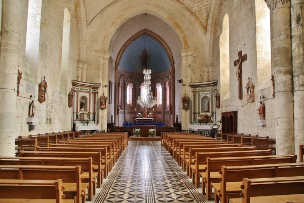 Photo Saint-Romain-de-Benet - église saint Romain