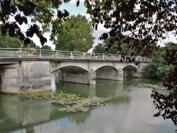 Photo paysage et monuments, Tonnay-Boutonne - Pont sur La Boutonne