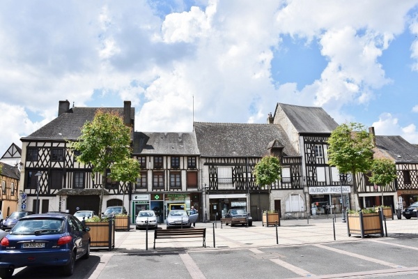 Photo Aubigny-sur-Nère - le Village