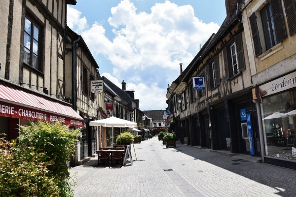 Photo Aubigny-sur-Nère - le Village