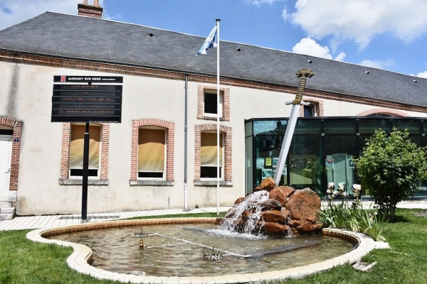 Photo Aubigny-sur-Nère - la Fontaine