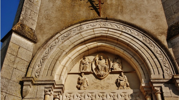 Photo Beffes - église Ste Catherine ( Détail du Portail )