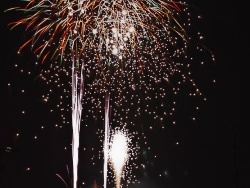 Photo paysage et monuments, Allassac - Feu d'artifice depuis la Tour César