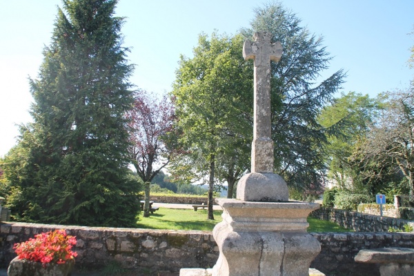 Photo Bassignac-le-Haut - croix