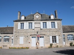 Photo paysage et monuments, Bassignac-le-Haut - la mairie