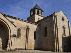 Photo paysage et monuments, Beaulieu-sur-Dordogne - Eglise abbatiale Saint Pierre