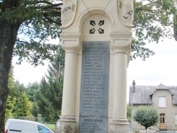 Photo paysage et monuments, Rosiers-d'Égletons - le monument aux morts