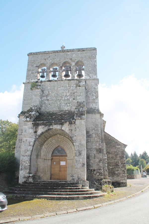 Photo Saint-Merd-de-Lapleau - église saint Medard