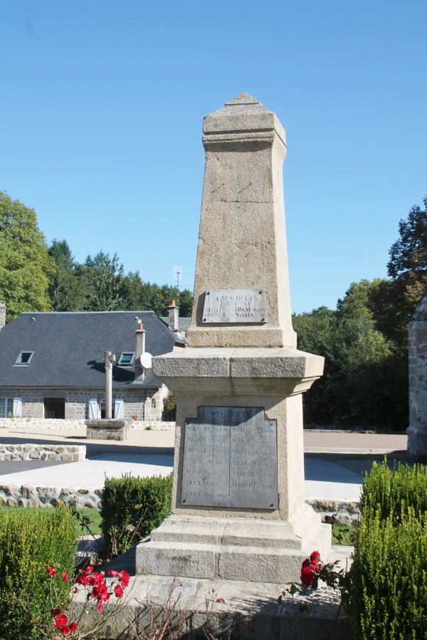 Photo Saint-Pardoux-la-Croisille - le monument aux morts