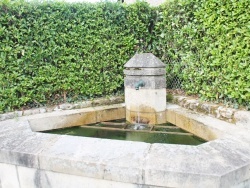 Photo paysage et monuments, Sarran - la fontaine