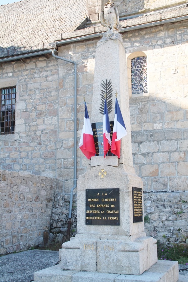 Photo Servières-le-Château - le monument aux morts