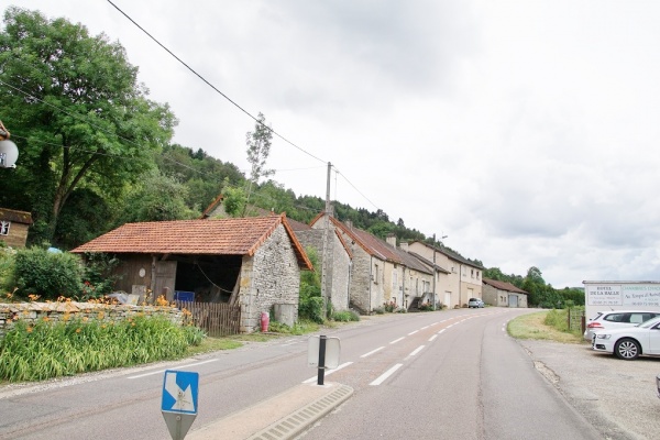 Photo Auxey-Duresses - Le Village