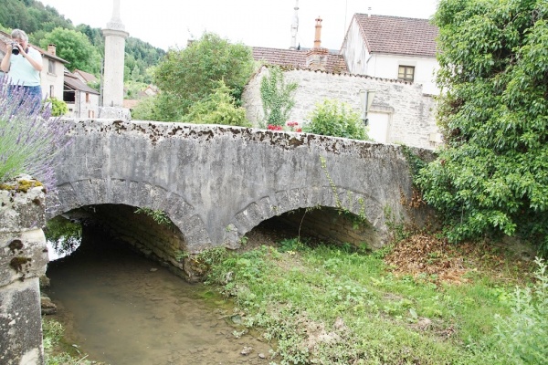 Photo Auxey-Duresses - Le Pont