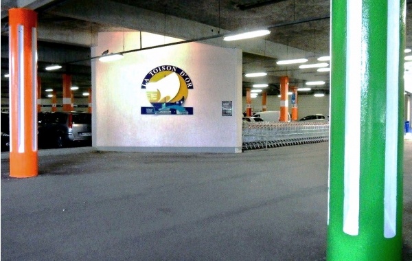 Photo Dijon - Dijon.21-Parking du centre commercial Toison d'or-Avril 2011.