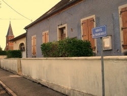 Photo paysage et monuments, Montagny-lès-Seurre - Montagny rue principale.