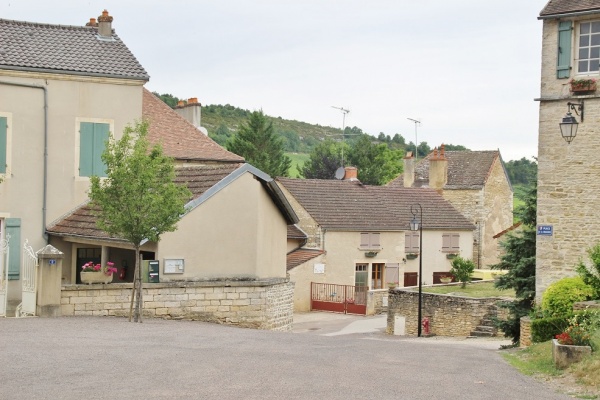 Photo Monthelie - le village