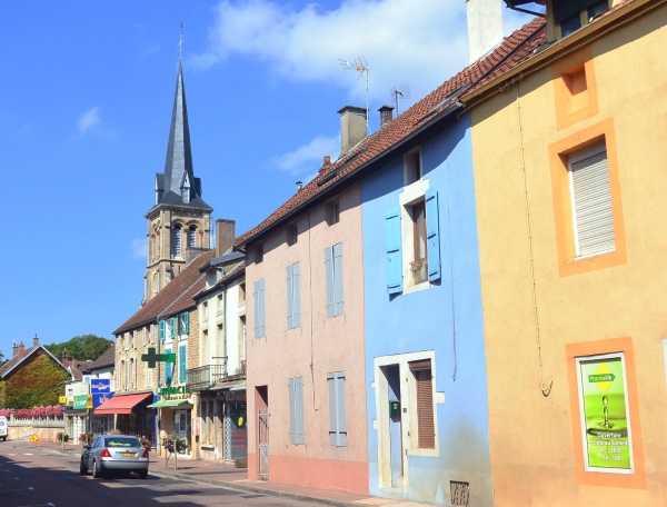 Pouilly en Auxois;Route principale.