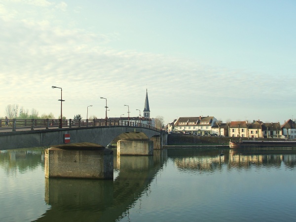 Photo Saint-Jean-de-Losne - Vue sur Losne-21.