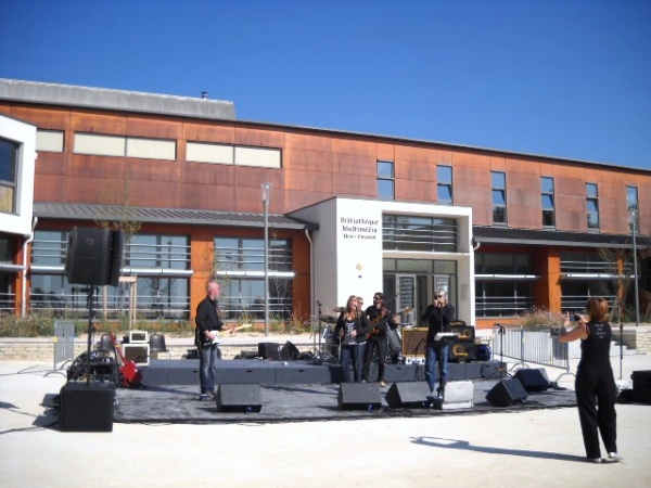 Photo Talant - place Mendès France à Talant inauguration le01/11/2011