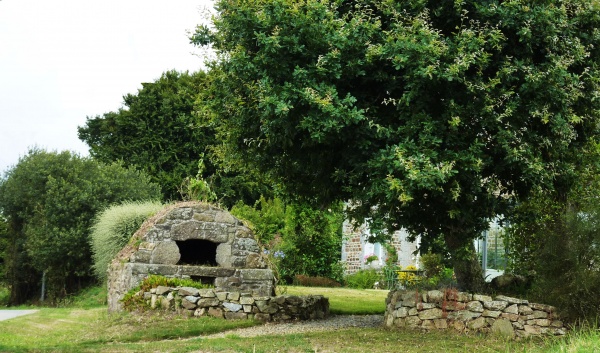 Photo Bourbriac - Kerleigne ; le four à pain