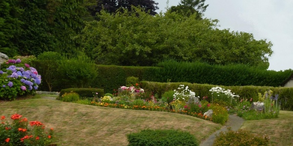 Photo Bourbriac - Petit bout de jardin briacin